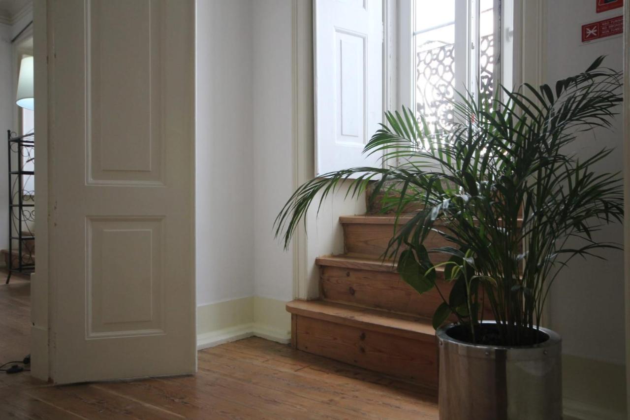 Romantic Chiado 7 -Private Small Single Room With No Outside Window ลิสบอน ภายนอก รูปภาพ