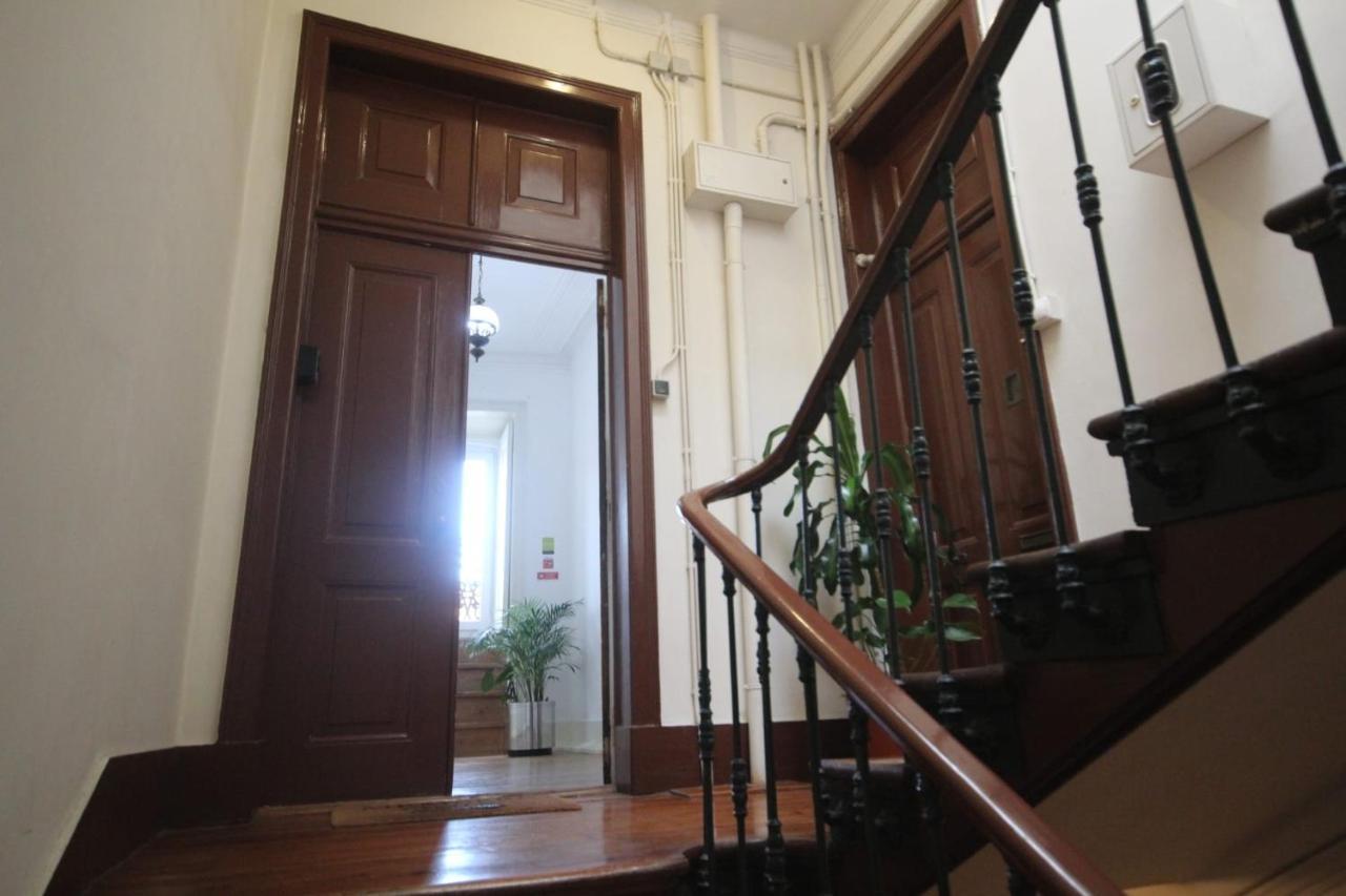 Romantic Chiado 7 -Private Small Single Room With No Outside Window ลิสบอน ภายนอก รูปภาพ